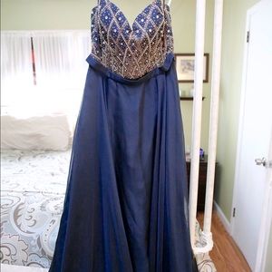 Alyce Paris Navy and Gold Prom Dress Size 16